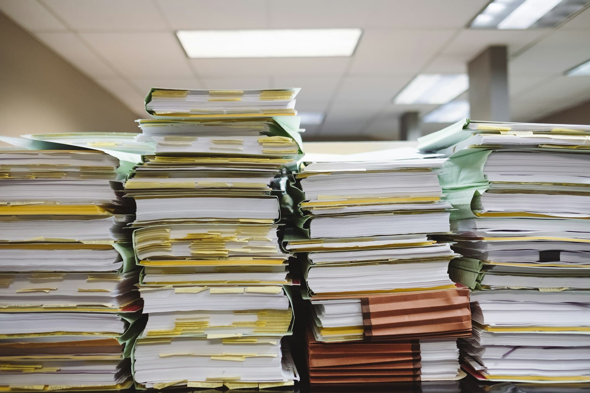 Binder dokumen benefit karyawan dan formulir BPJS